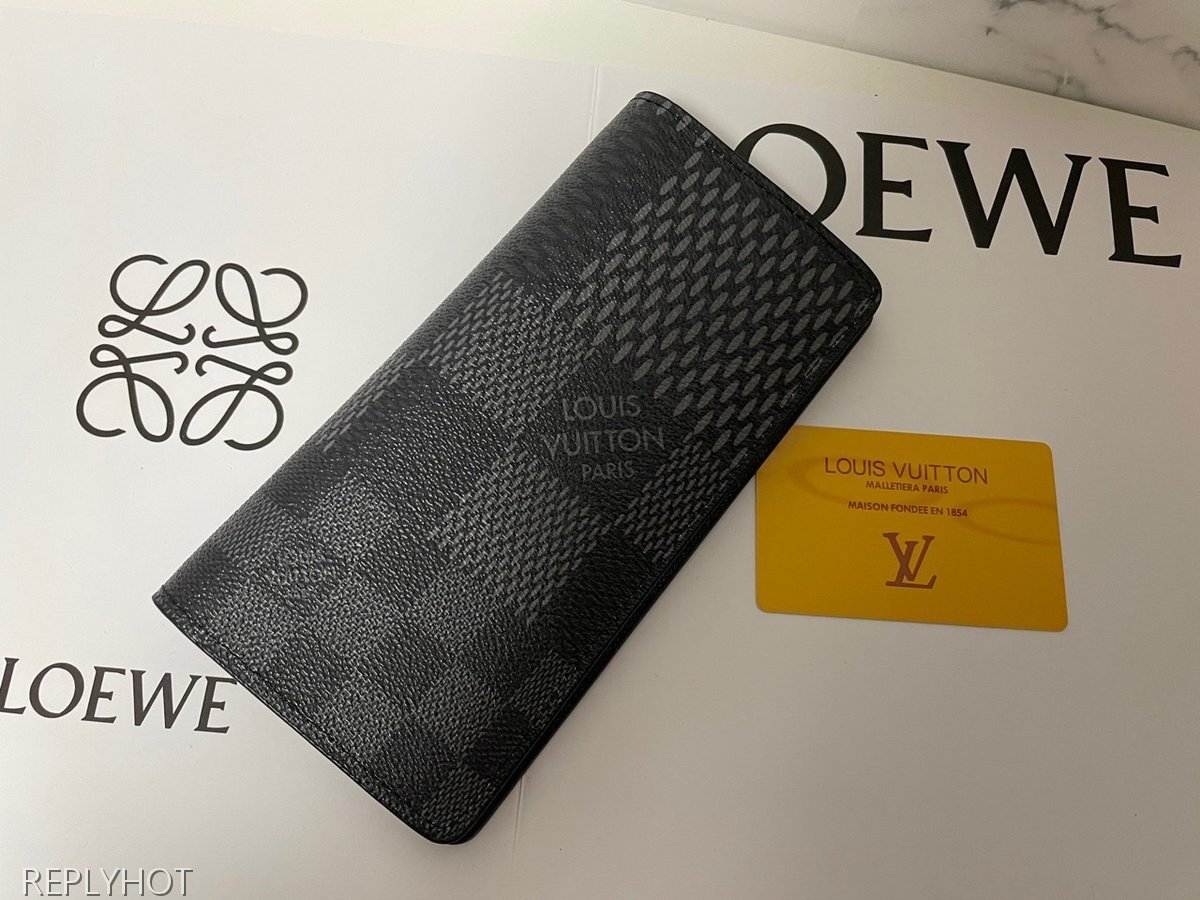 루이비통 시즌한정판 브라짜 장지갑