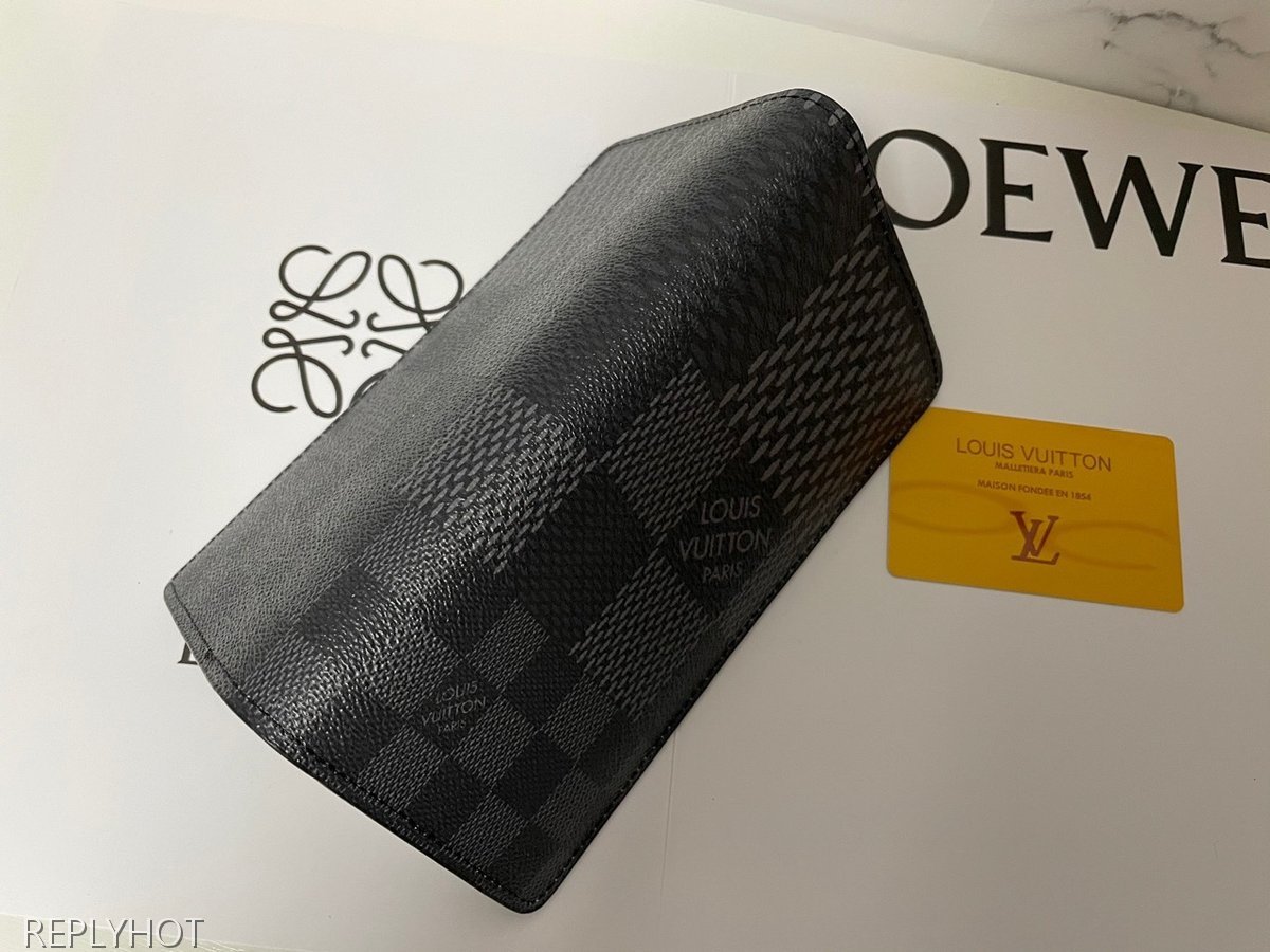 루이비통 시즌한정판 브라짜 장지갑