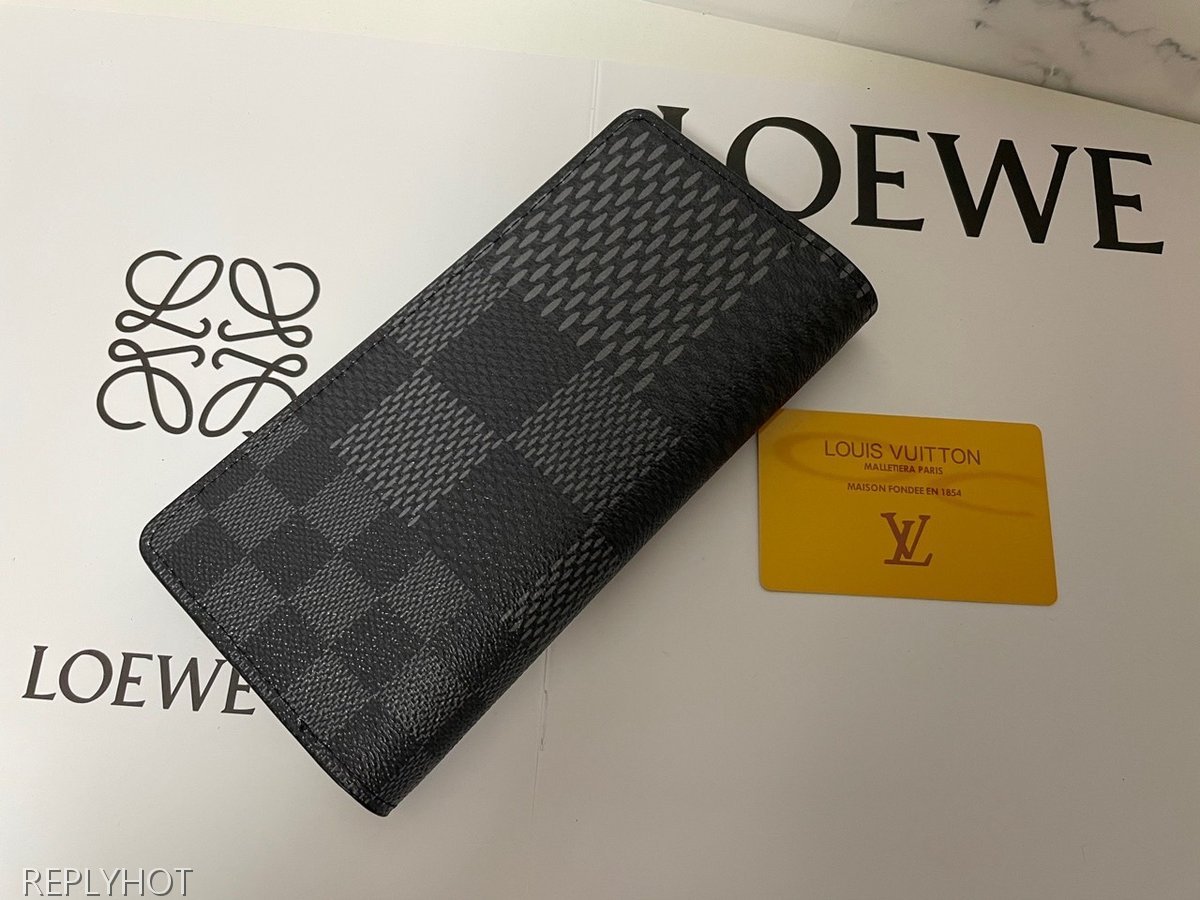 루이비통 시즌한정판 브라짜 장지갑