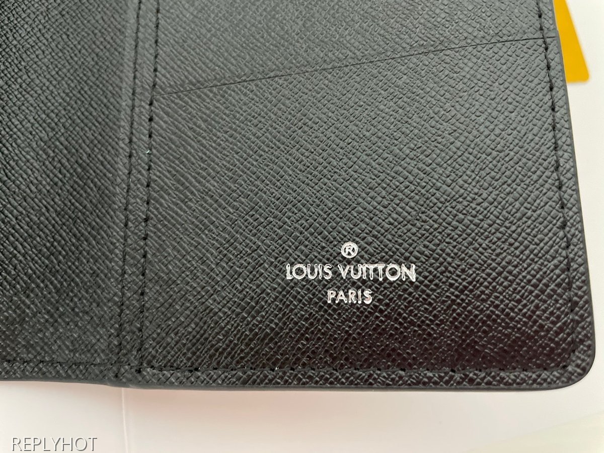 루이비통 시즌한정판 브라짜 장지갑