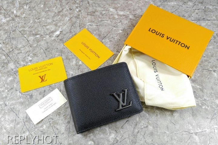 루이비통 2021 멀티플 반 지갑