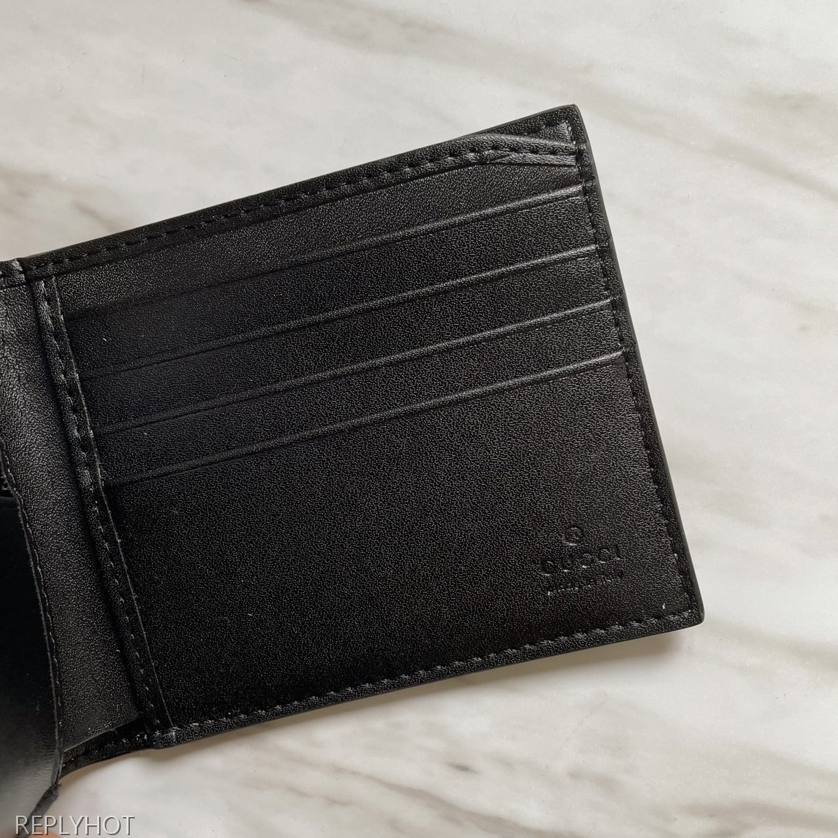 구찌 GG로고 타이거 프린팅 반 지갑