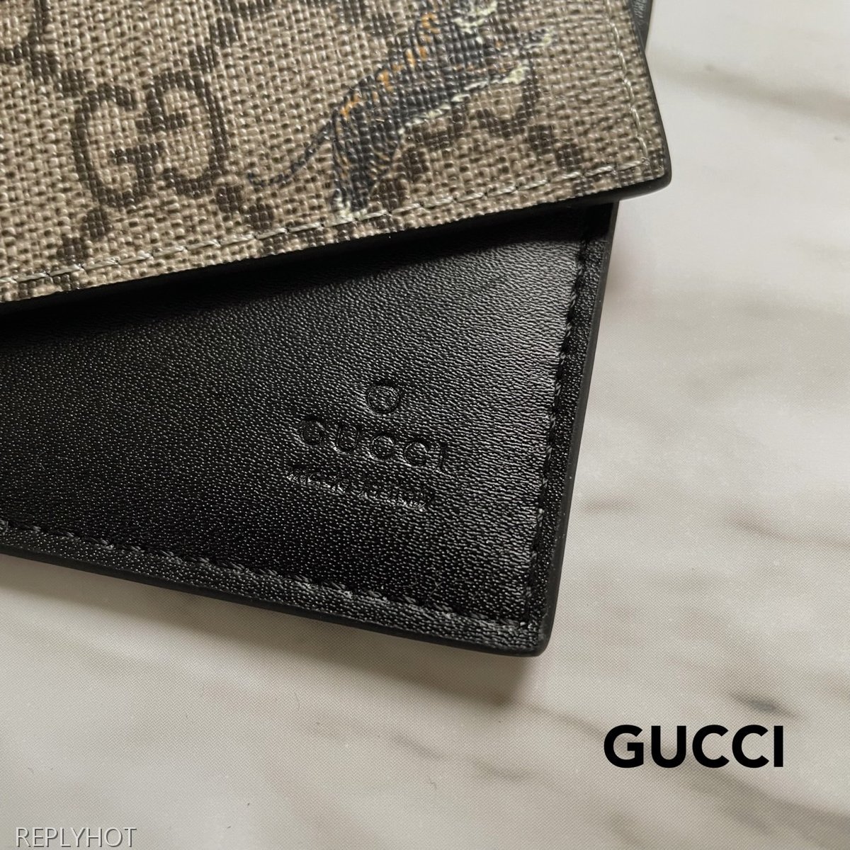 구찌 GG로고 타이거 프린팅 반 지갑