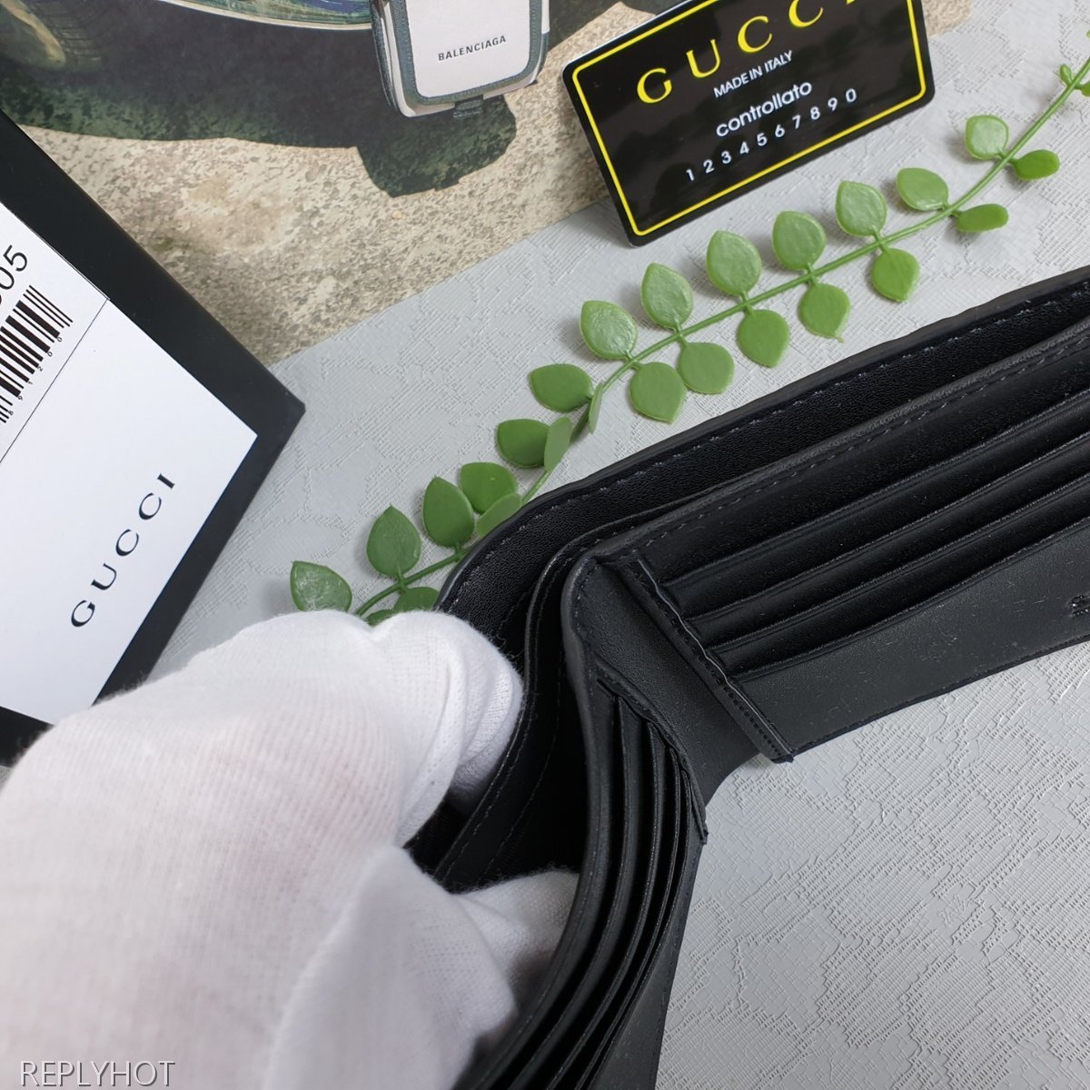 구찌 남성 씨마 로고 반 지갑