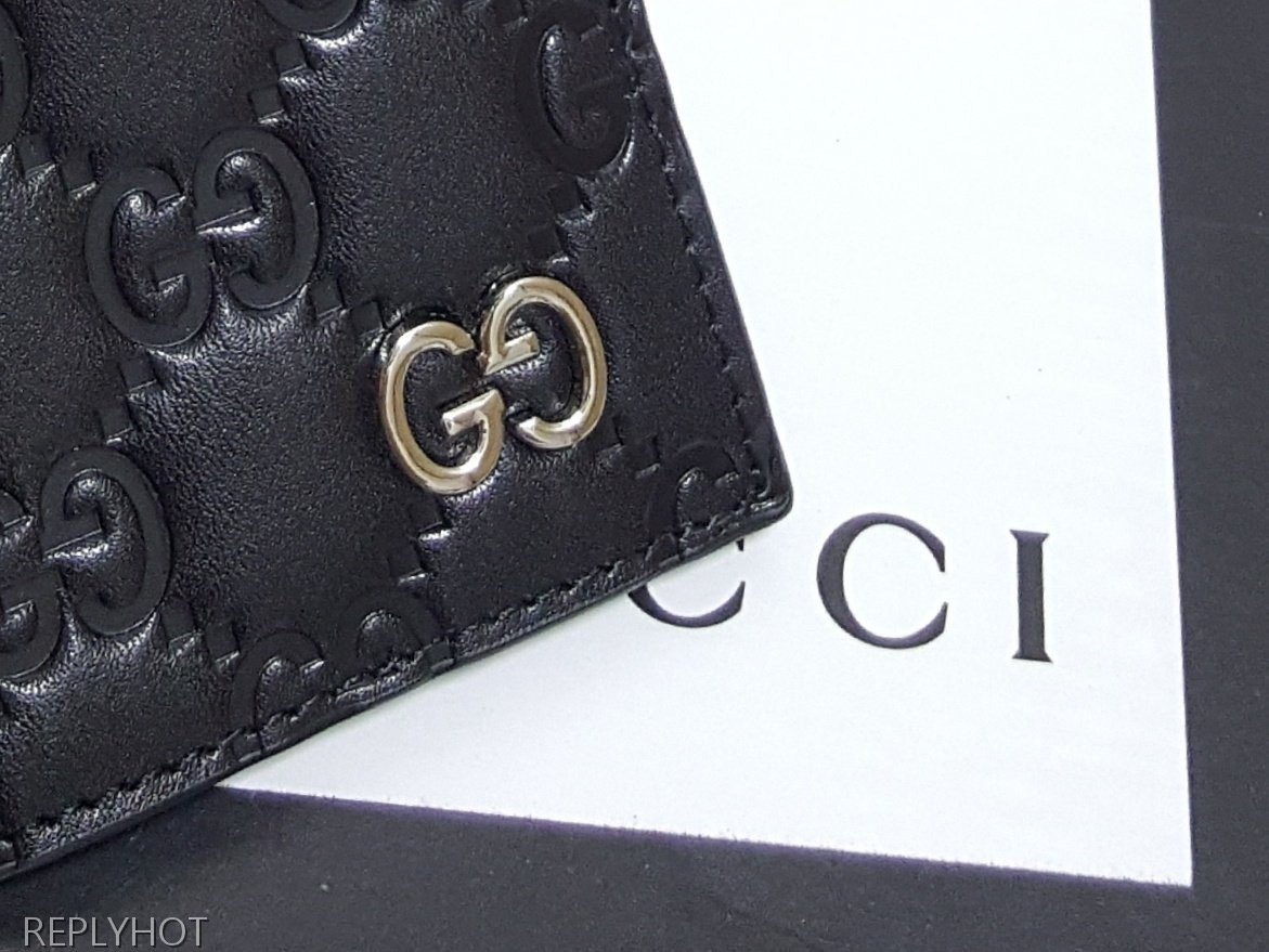 구찌 남성 씨마 로고 반 지갑