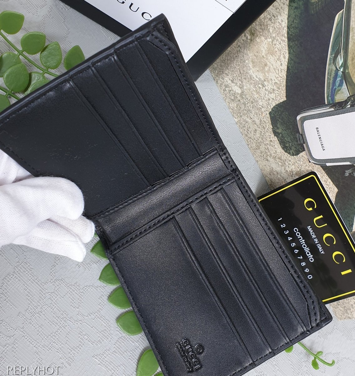 구찌 남성 씨마 로고 반 지갑