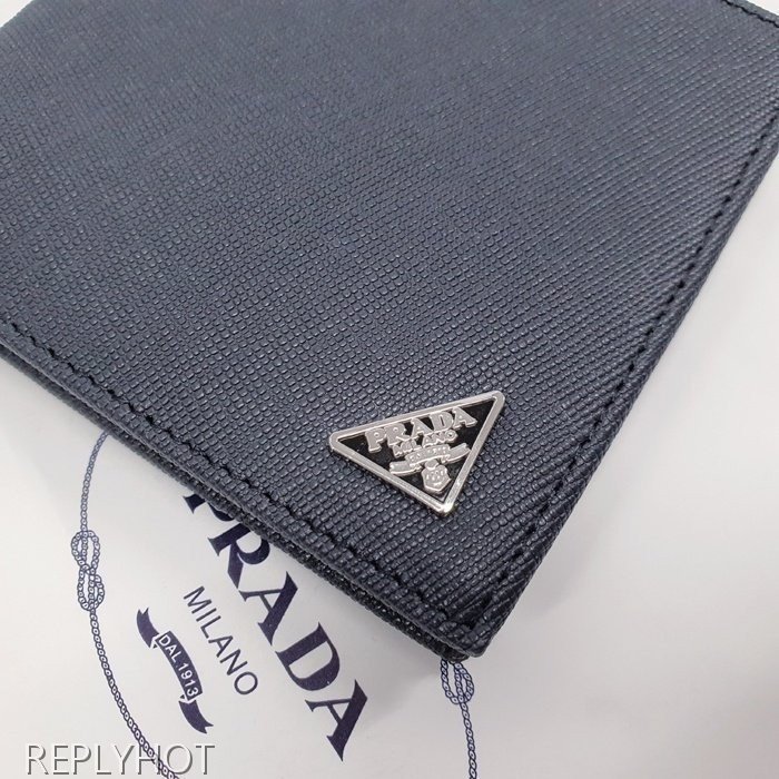 프라다 삼각로고 반지갑