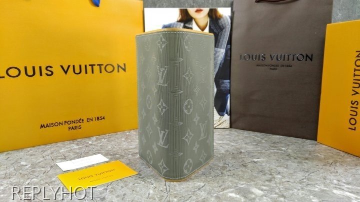 루이비통 킴존스 티타늄 장지갑