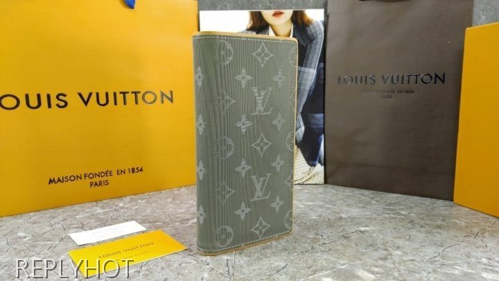 루이비통 킴존스 티타늄 장지갑