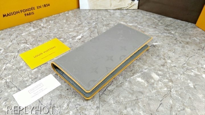 루이비통 킴존스 티타늄 장지갑