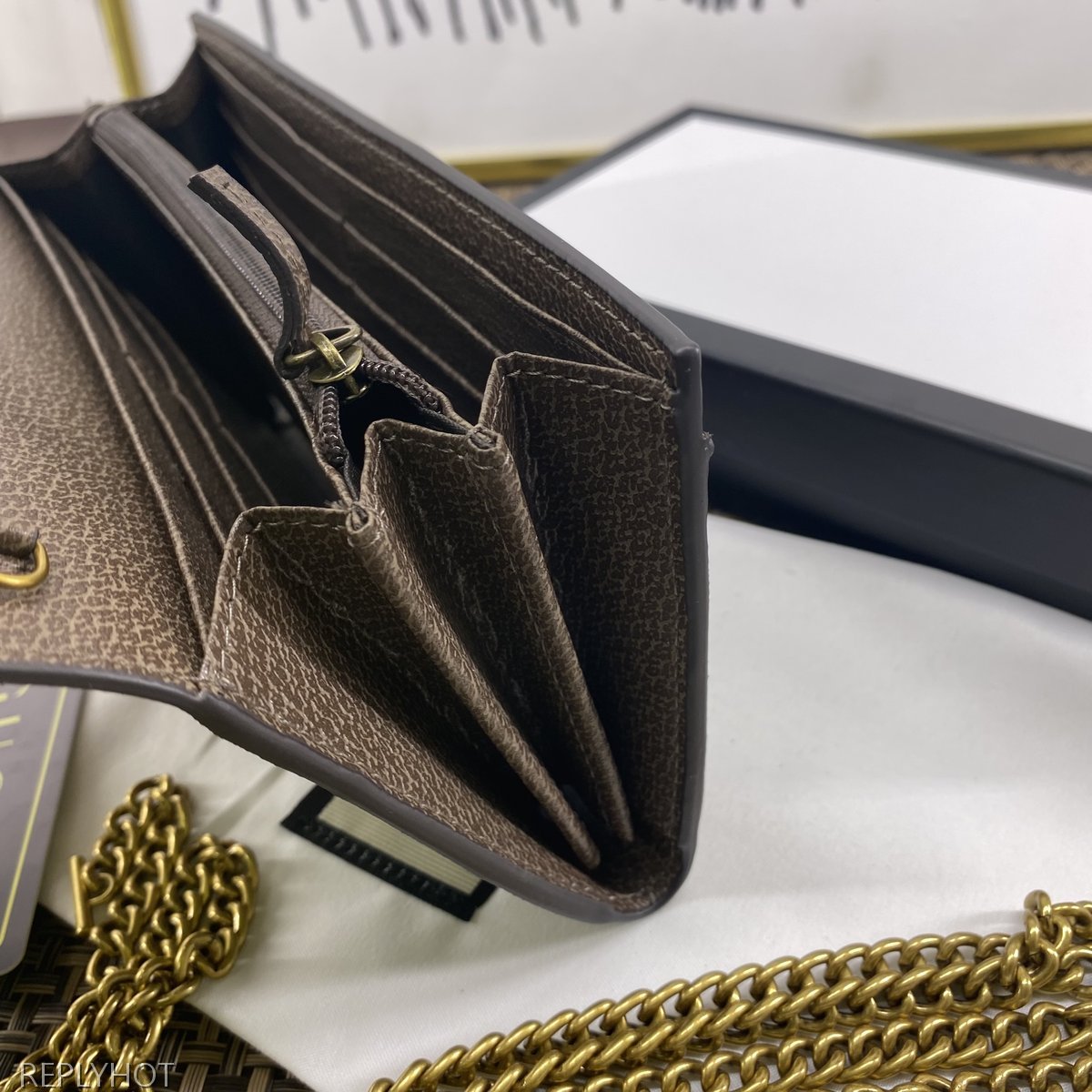 구찌 지갑 546592