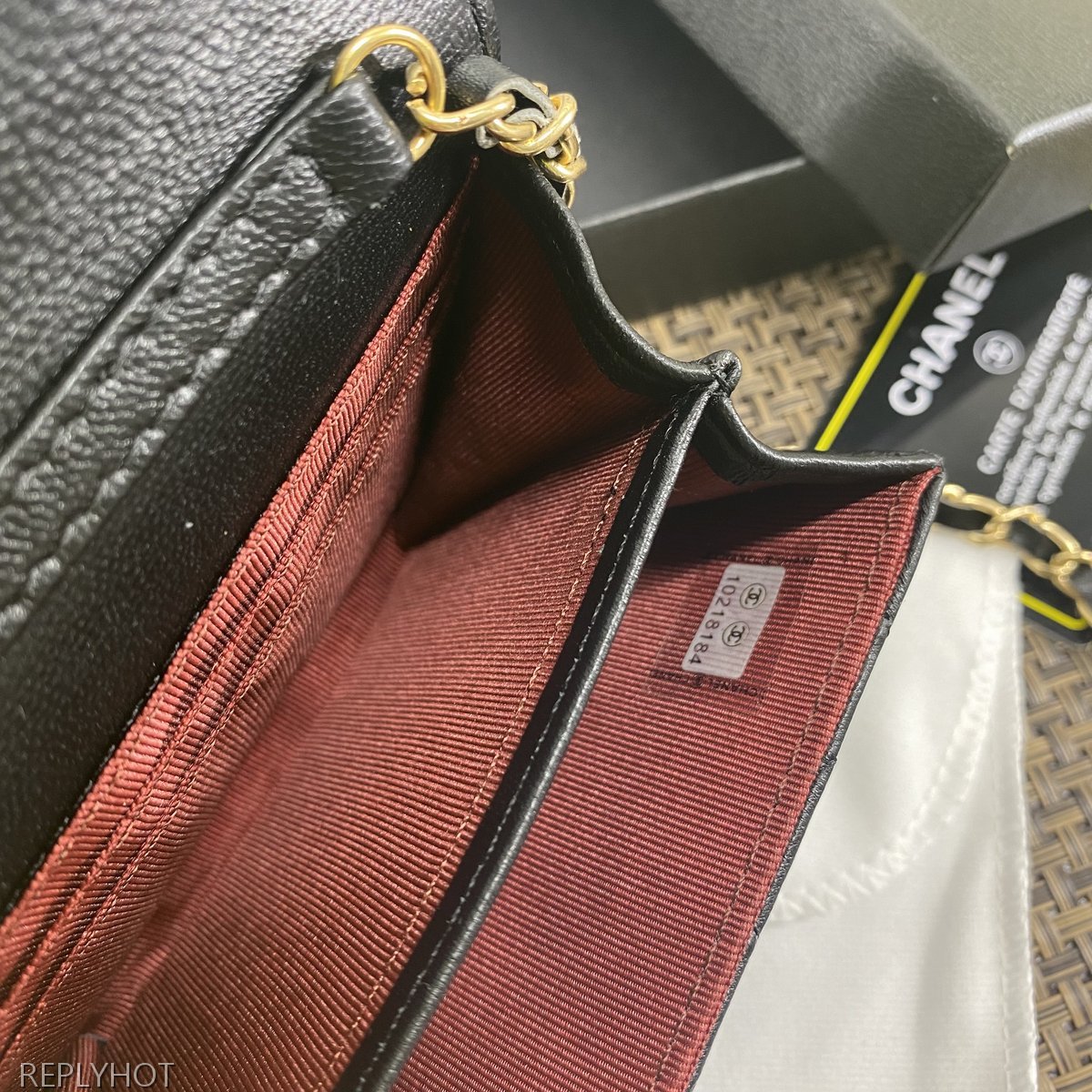 샤넬 램스킨 금장 지갑 6125