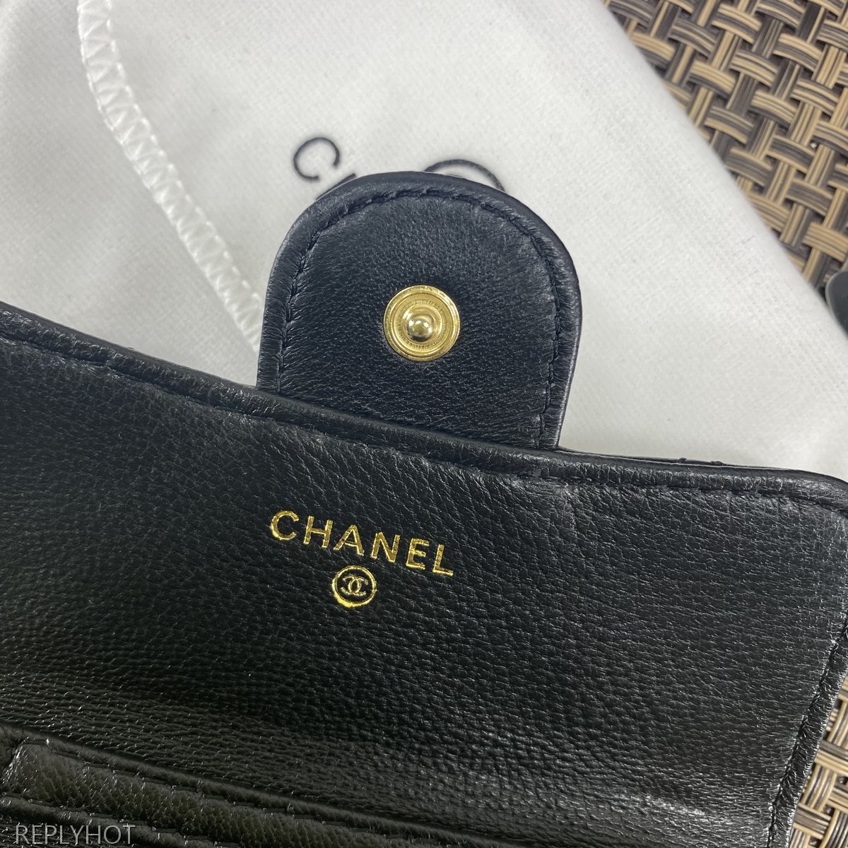 샤넬 램스킨 금장 지갑 6125