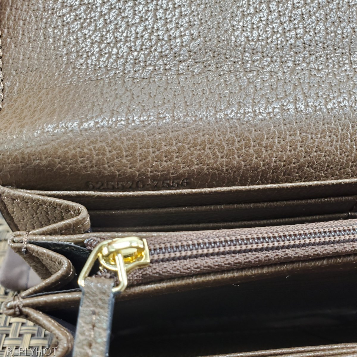 구찌 지갑 523153