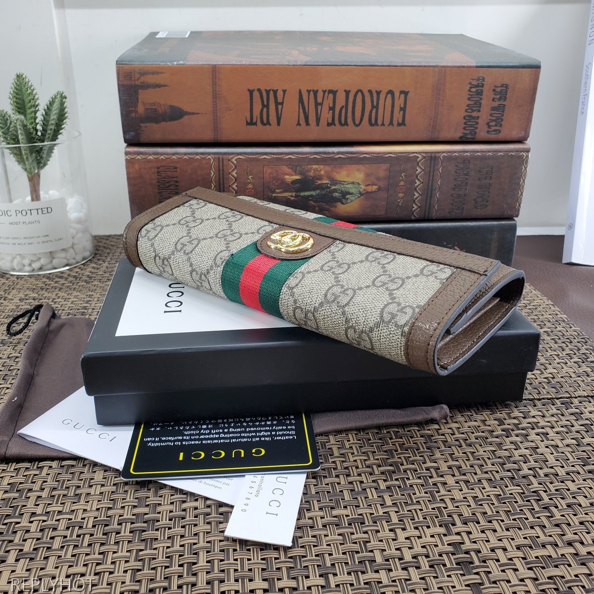 구찌 지갑 523153