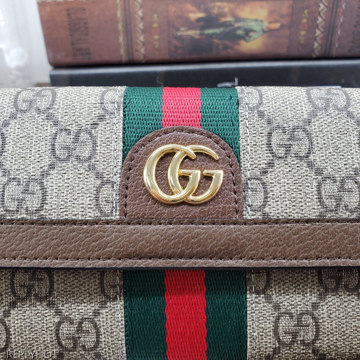 구찌 지갑 523153