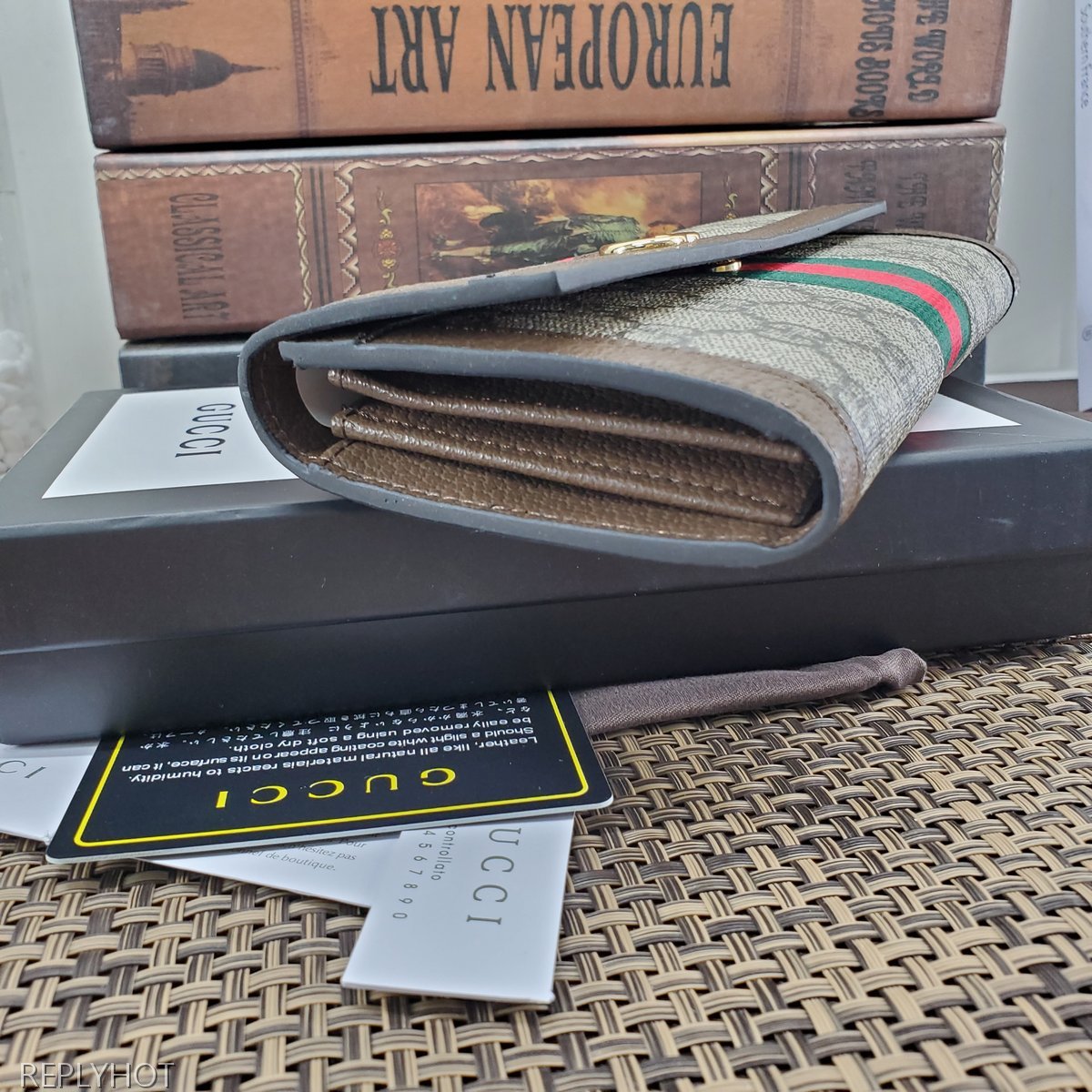 구찌 지갑 523153