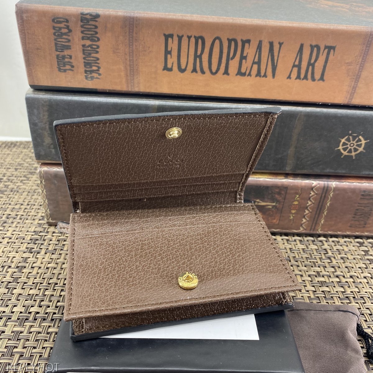 구찌 지갑 523155