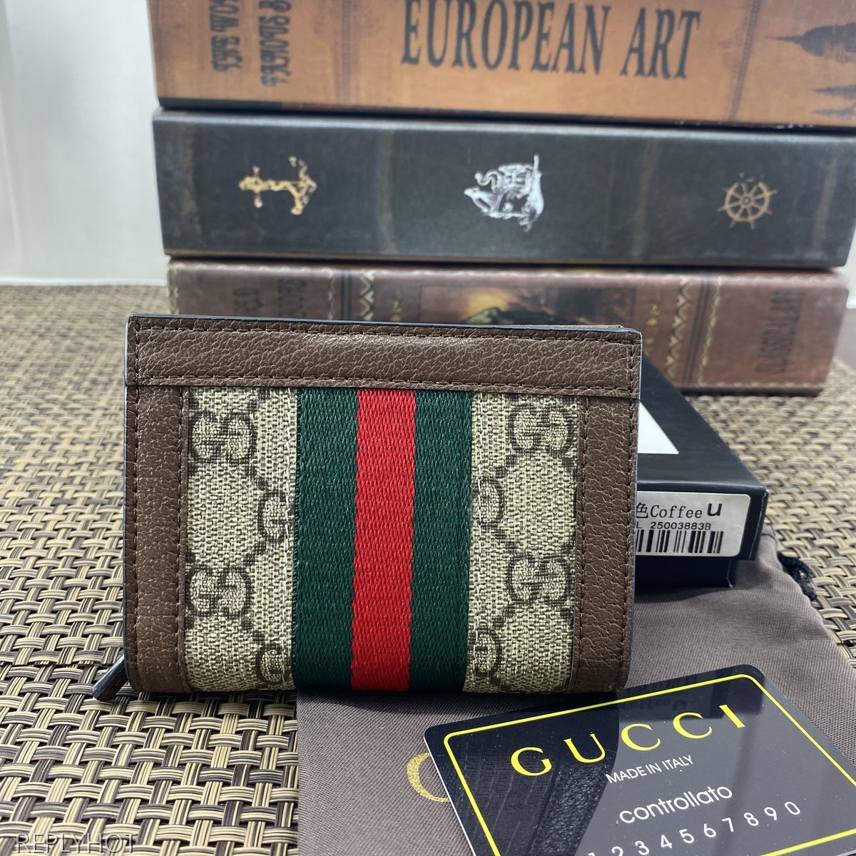 구찌 지갑 523155