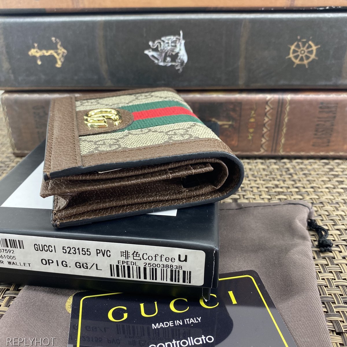 구찌 지갑 523155