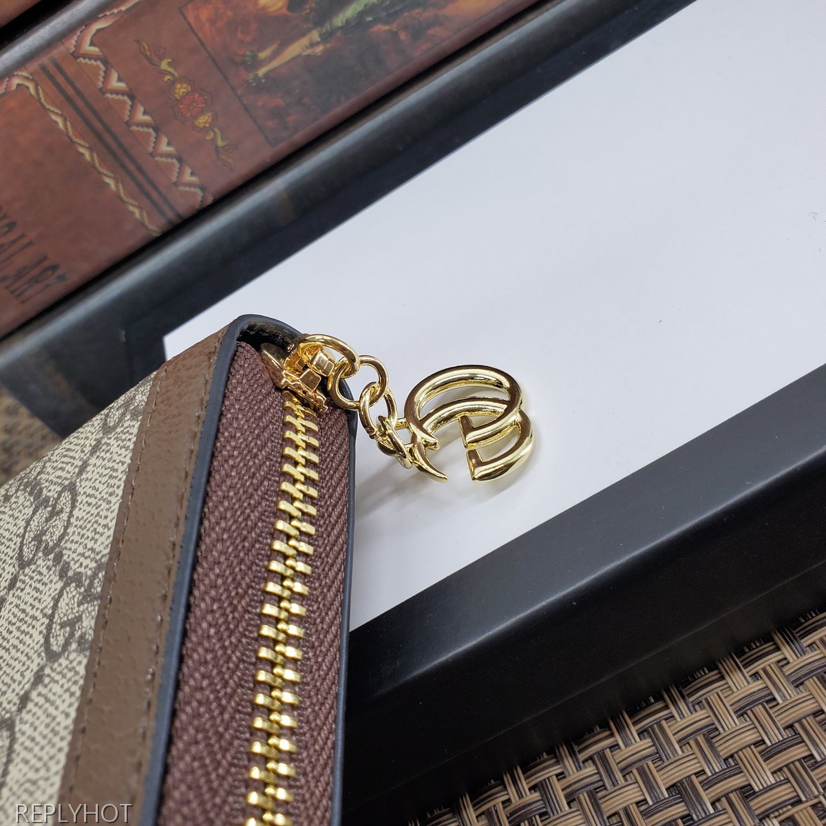 구찌 지갑 523154