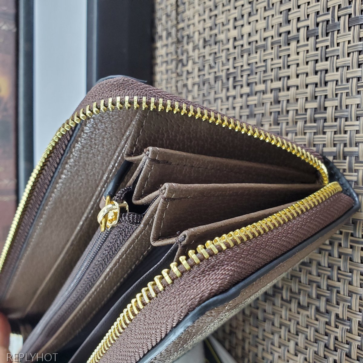 구찌 지갑 523154