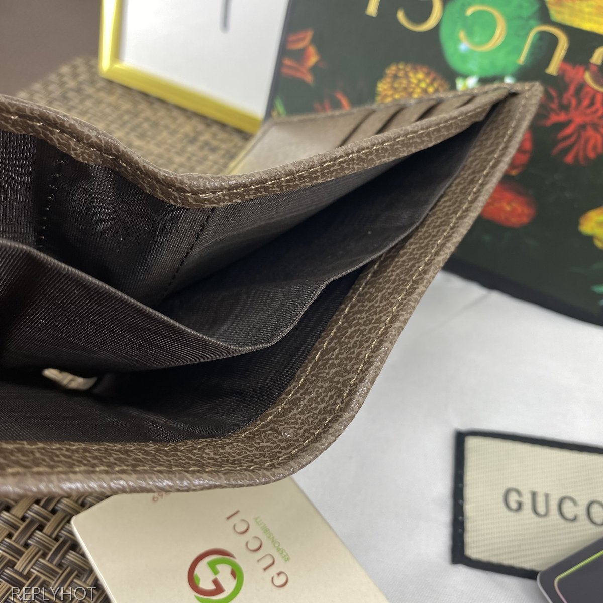 구찌 지갑 597606