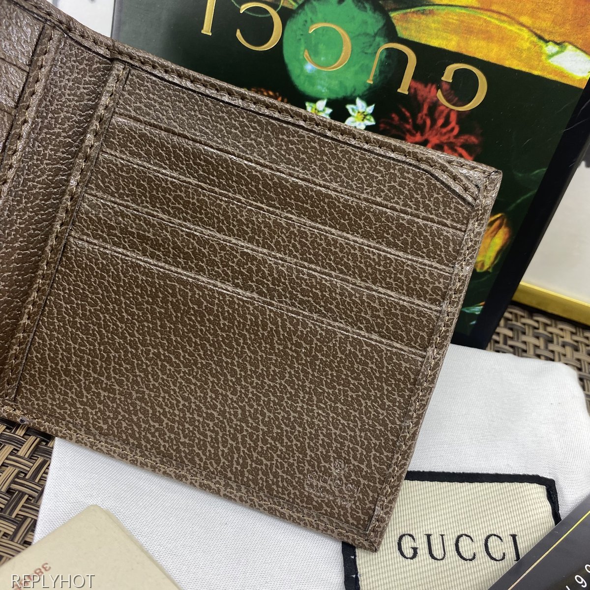 구찌 지갑 597606