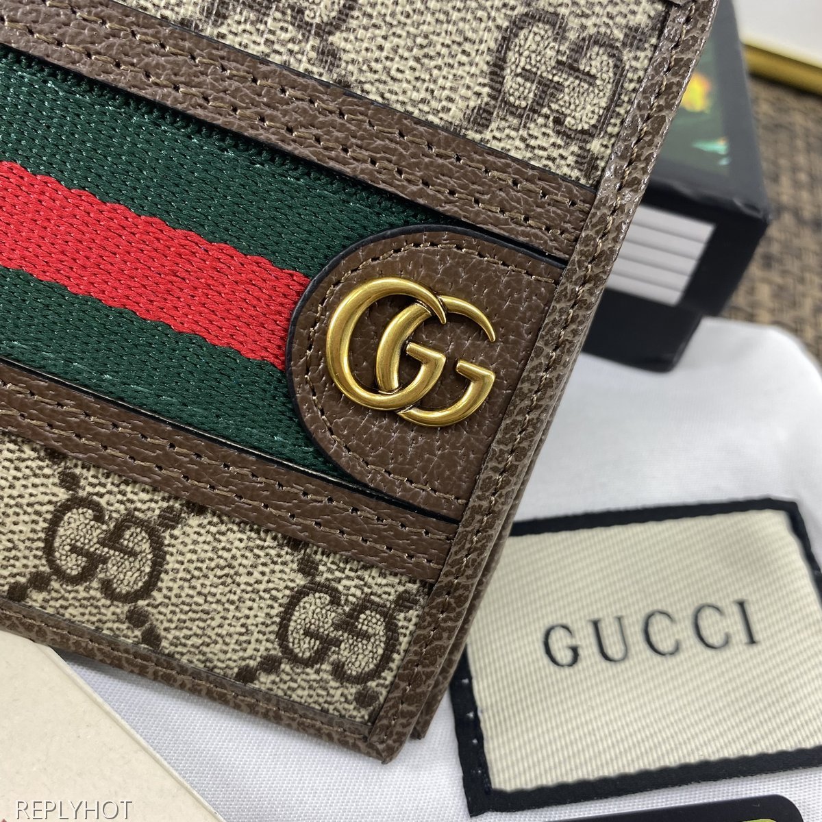 구찌 지갑 597606