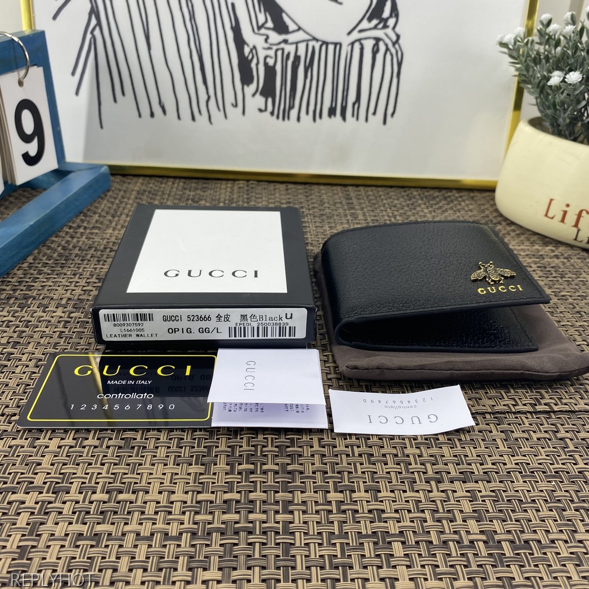 구찌 지갑 523666