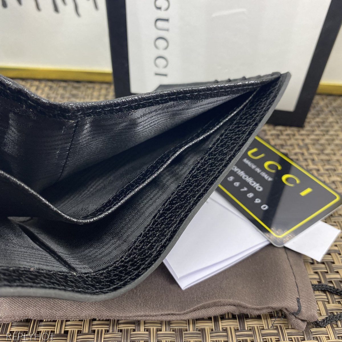 구찌 지갑 523666