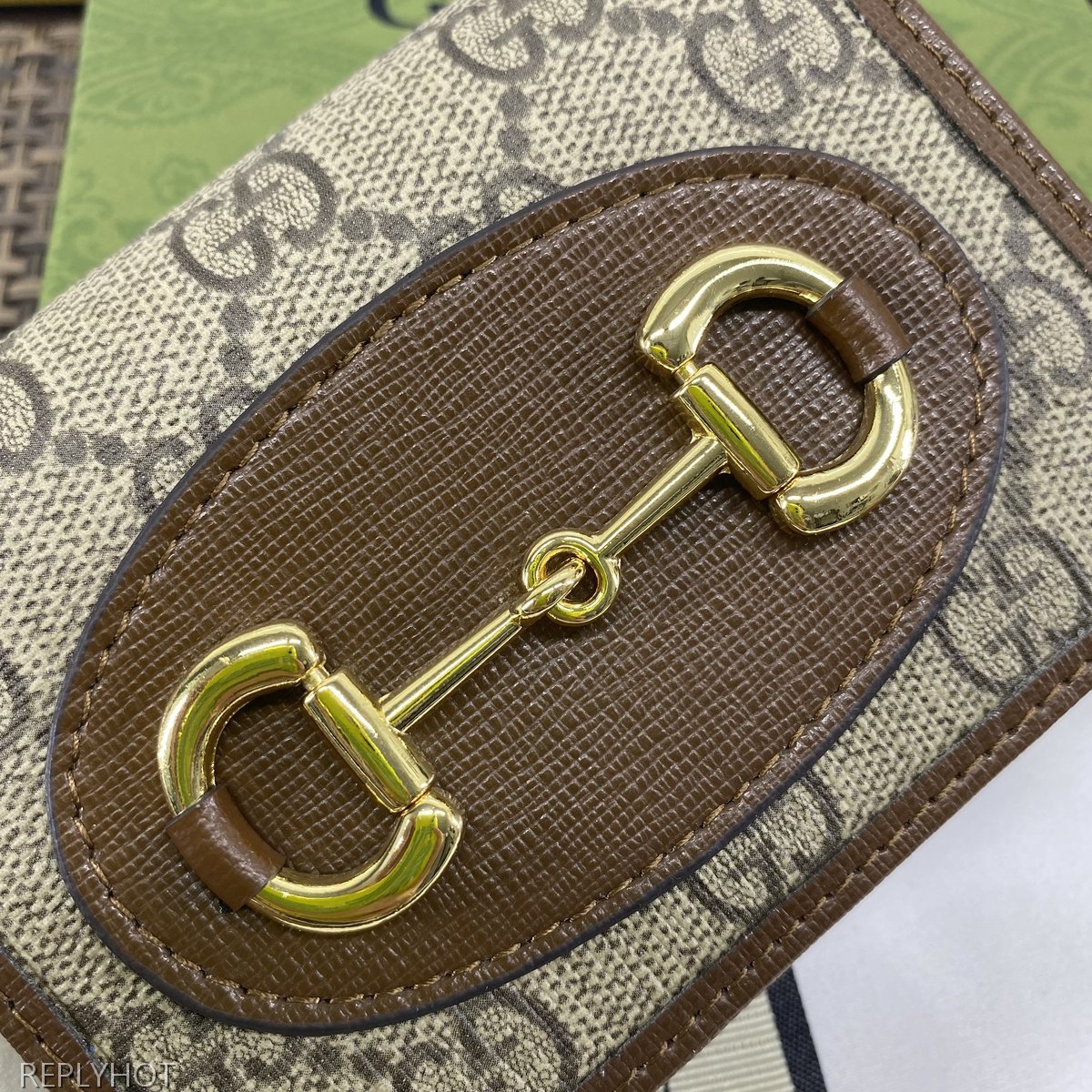 구찌 지갑 621887