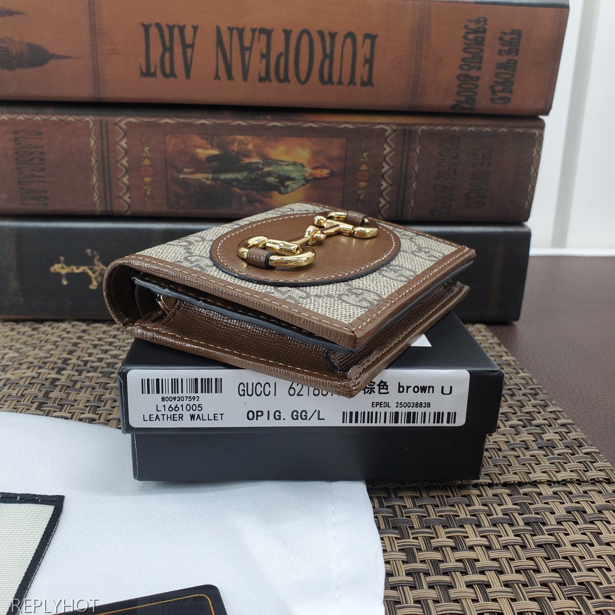 구찌 지갑 621887