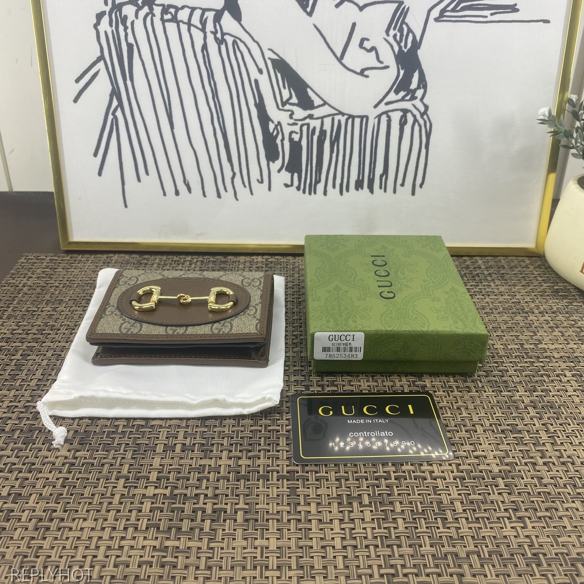 구찌 지갑 621887