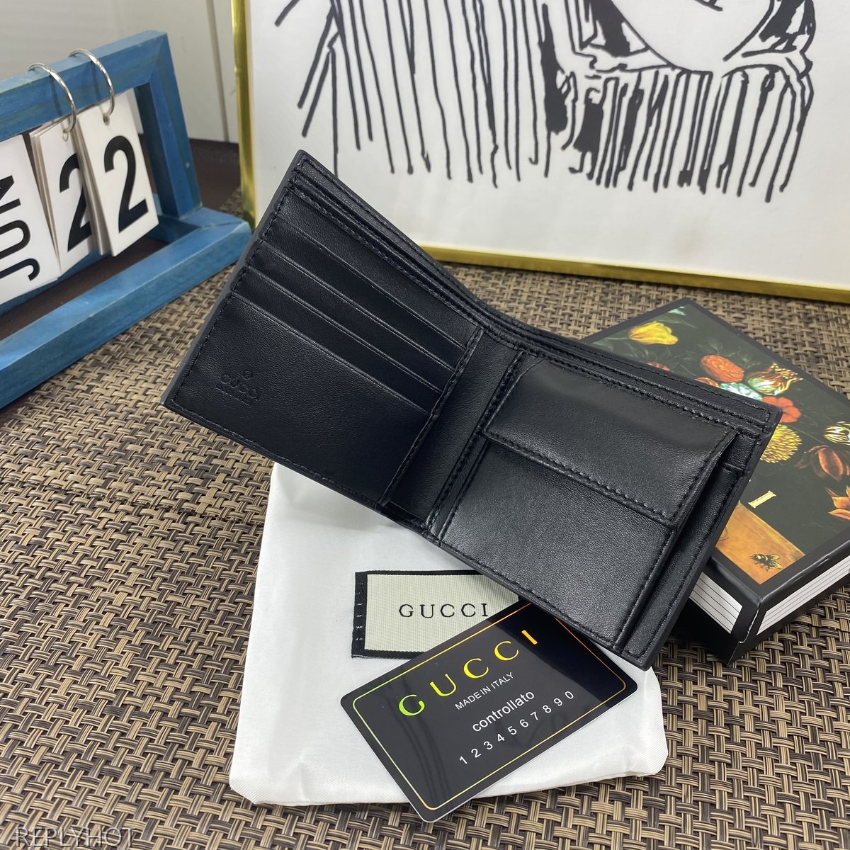 구찌 지갑 625562