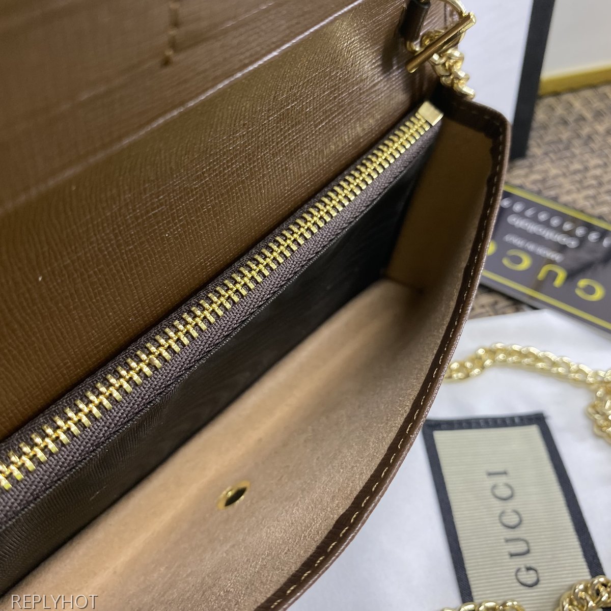 구찌 지갑 621993