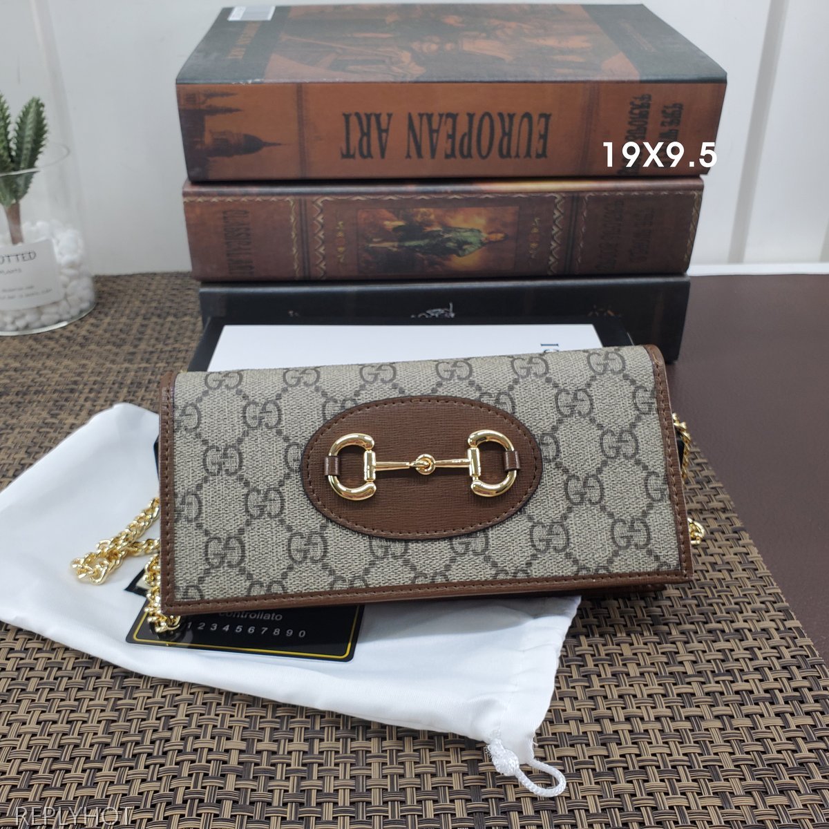 구찌 지갑 621993