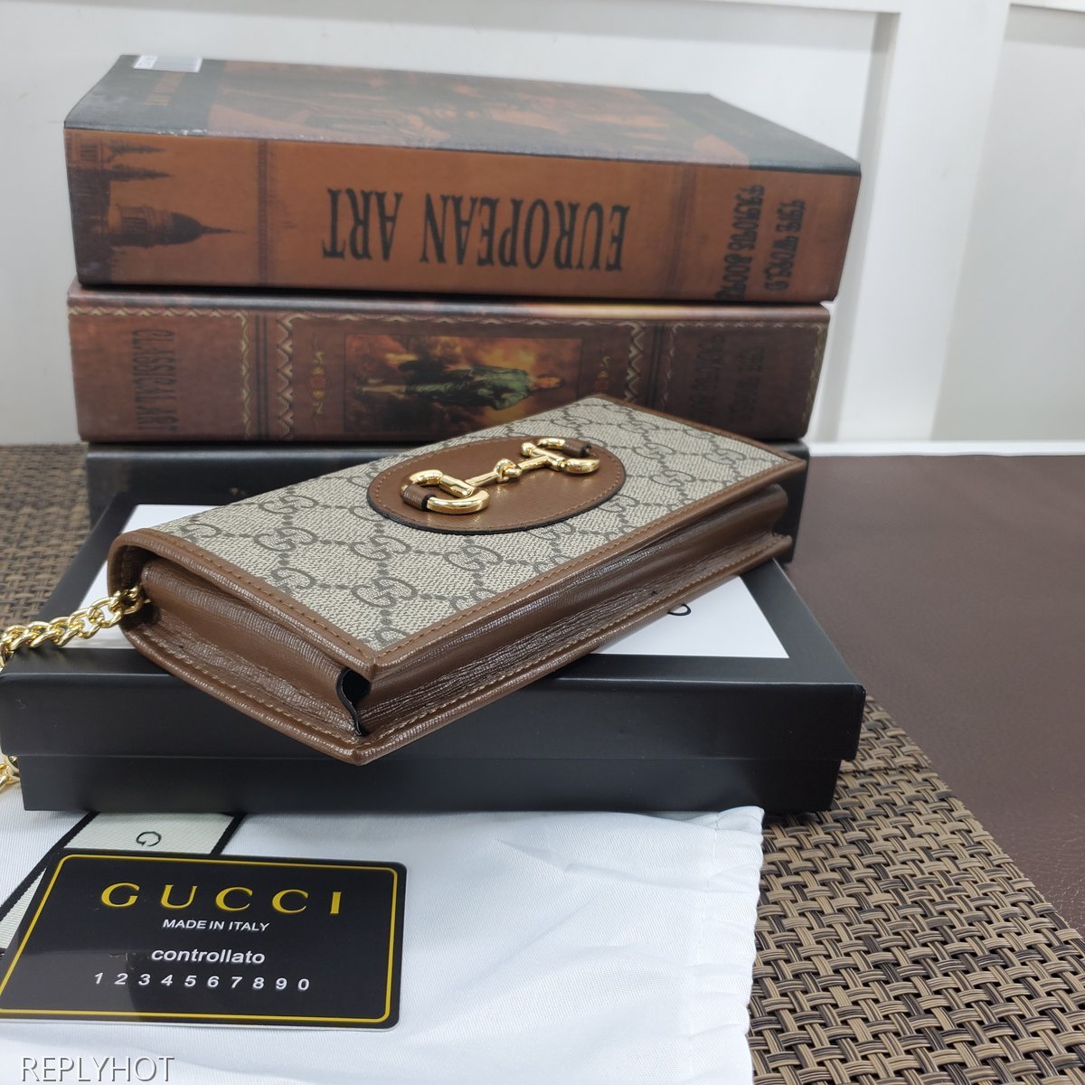 구찌 지갑 621993