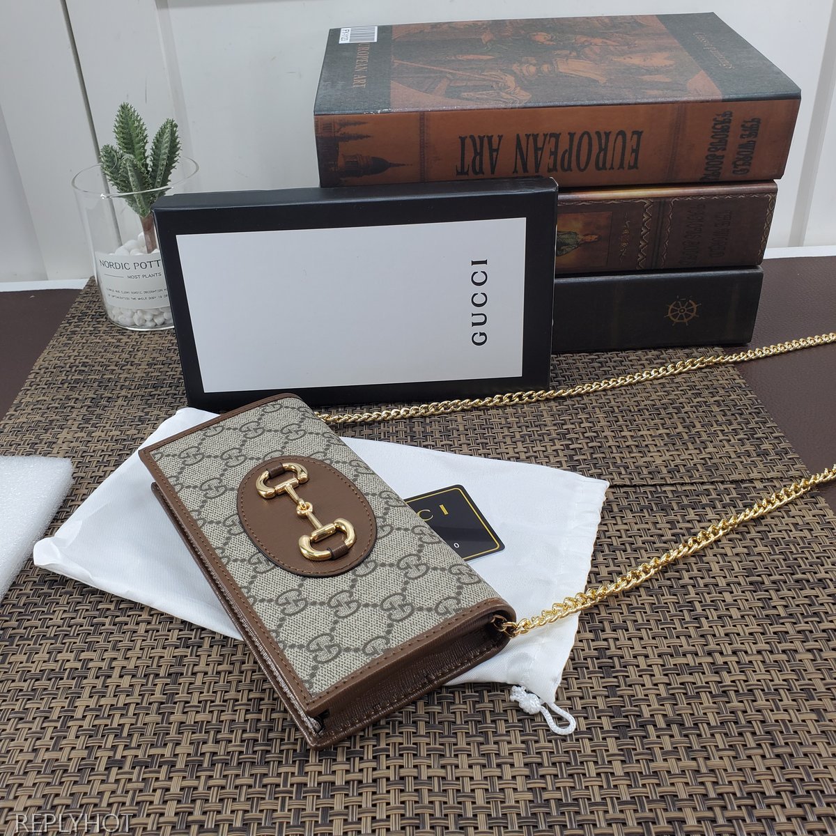 구찌 지갑 621993