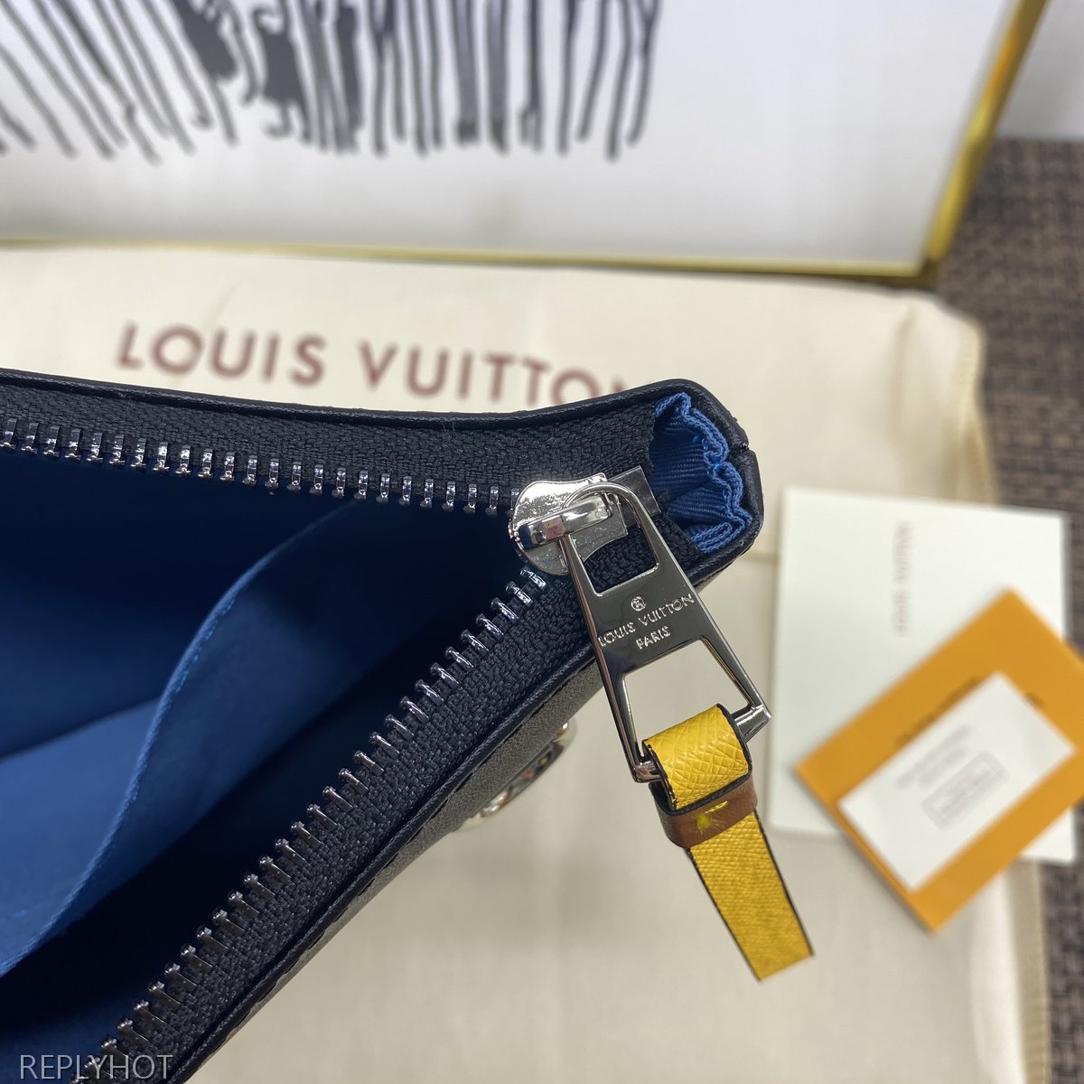 루이비통 지갑 M69256