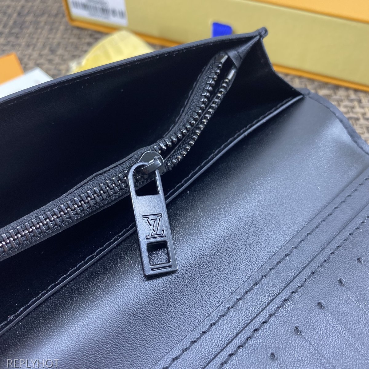 루이비통 지갑 M69880