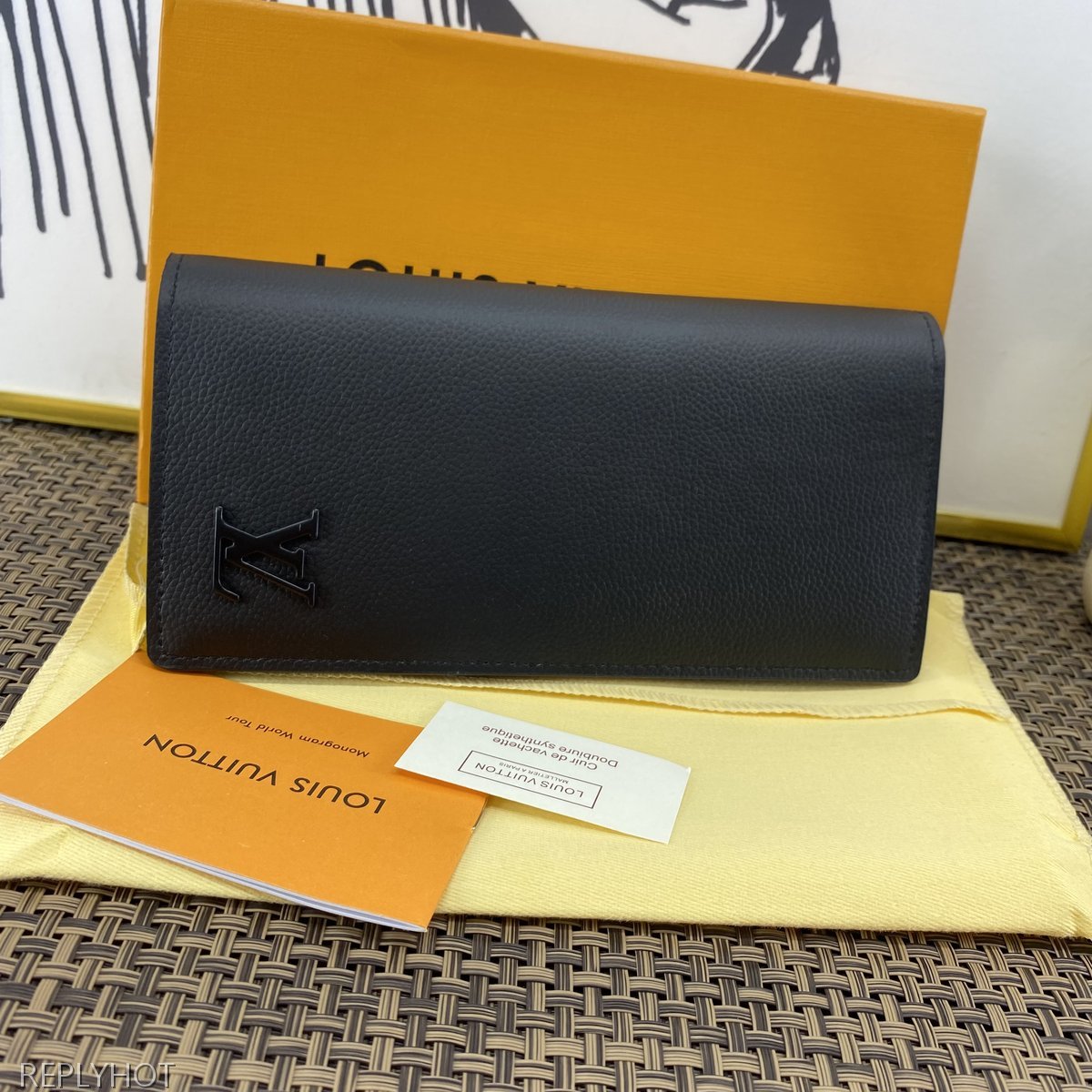 루이비통 지갑 M69880