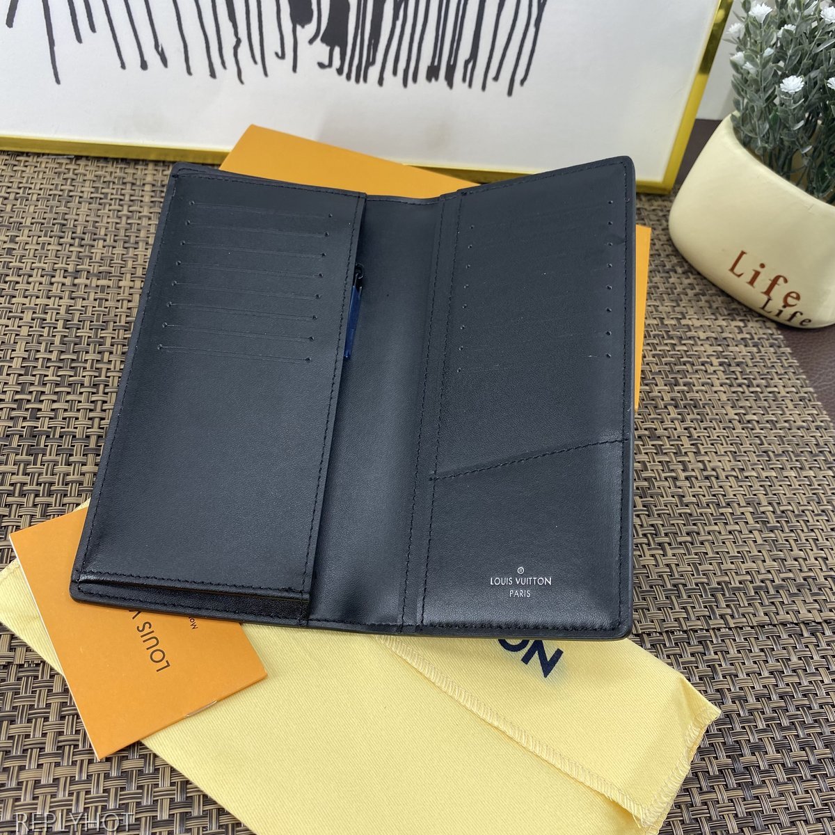 루이비통 지갑 M69880