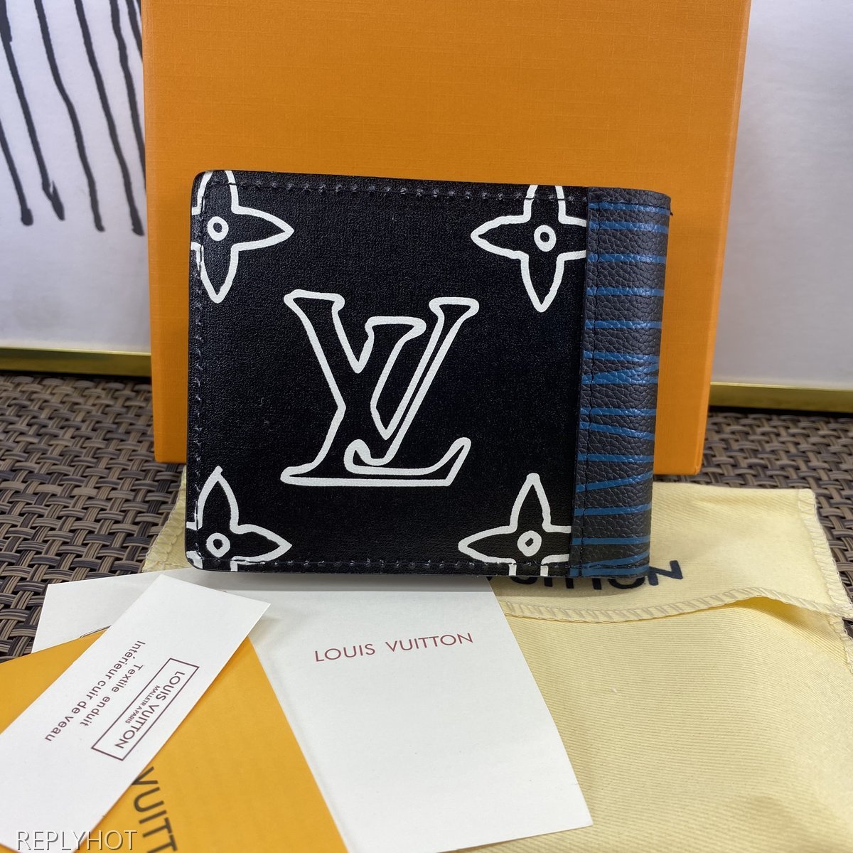 루이비통 지갑 M69745