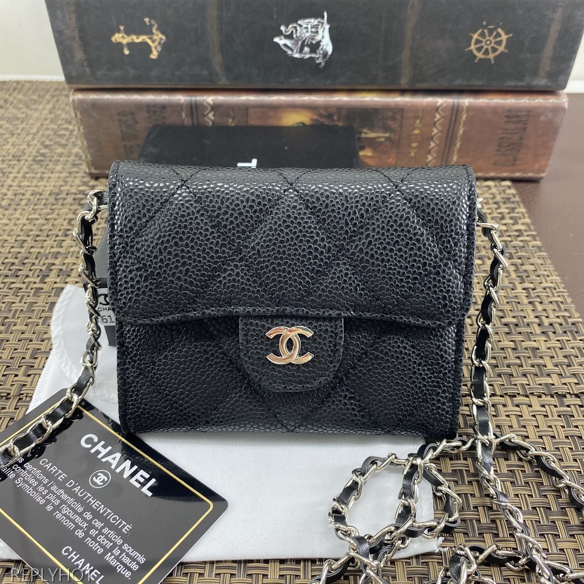 샤넬 카프스킨 지갑 6125