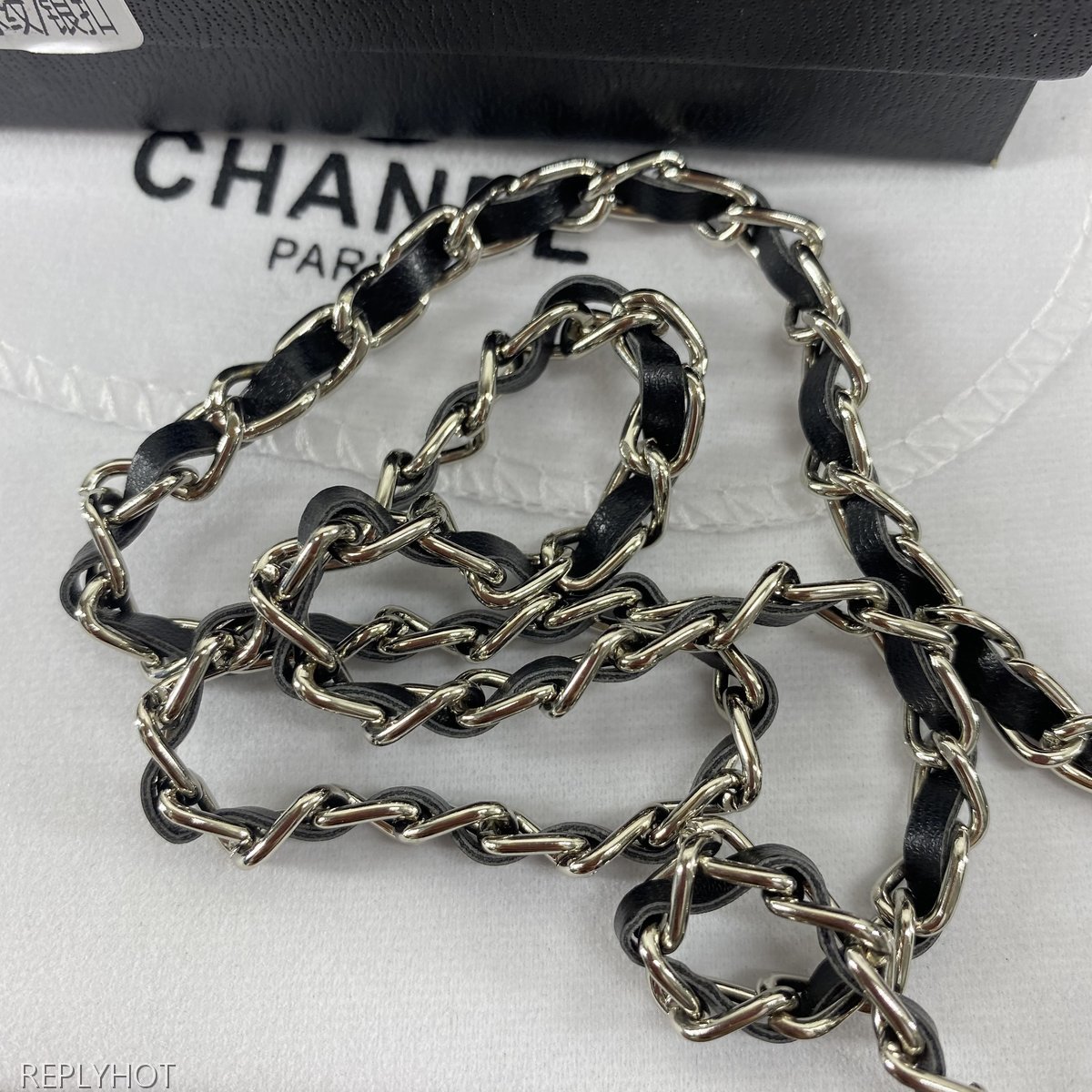 샤넬 카프스킨 지갑 6125