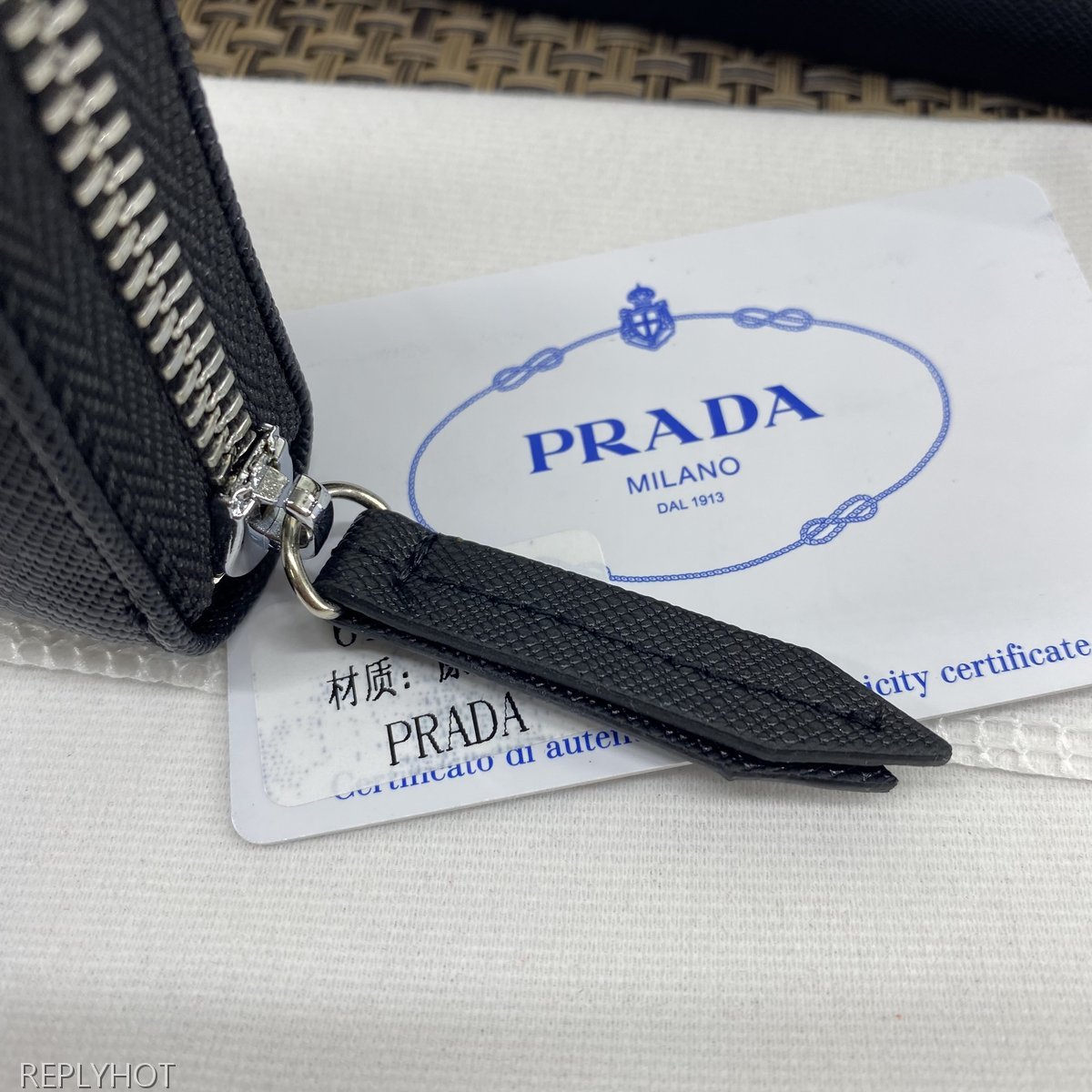 프라다 장지갑 6135