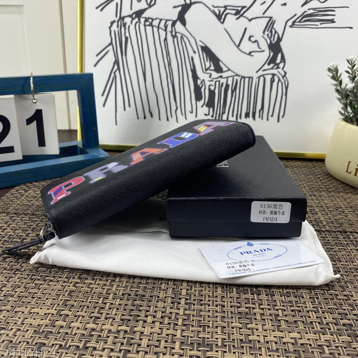 프라다 장지갑 6136