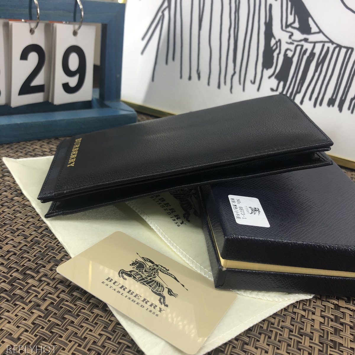 버버리 장지갑 6673-1