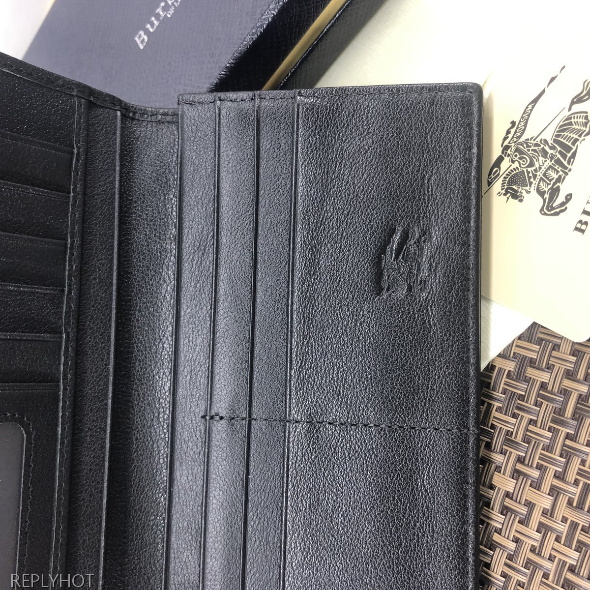 버버리 장지갑 6673-1